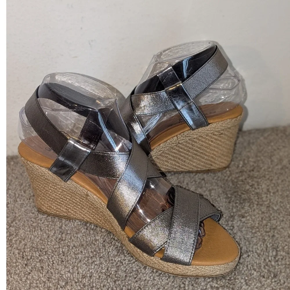 Andre Assous Metallic Pewter Elastic Espadrille Wedge Sandal Made in Spain 6 NEW